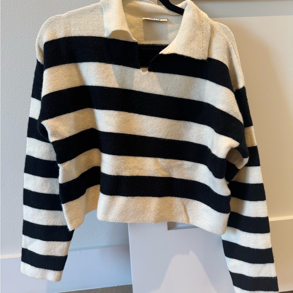 Sadie & Sage Black and Cream Striped V-Neck Sweater